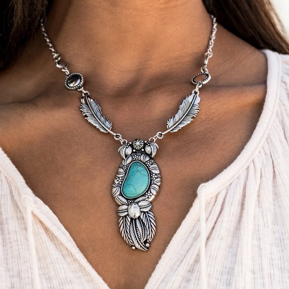 3 piece jewelry bundle 💙 - Picture 2 of 5